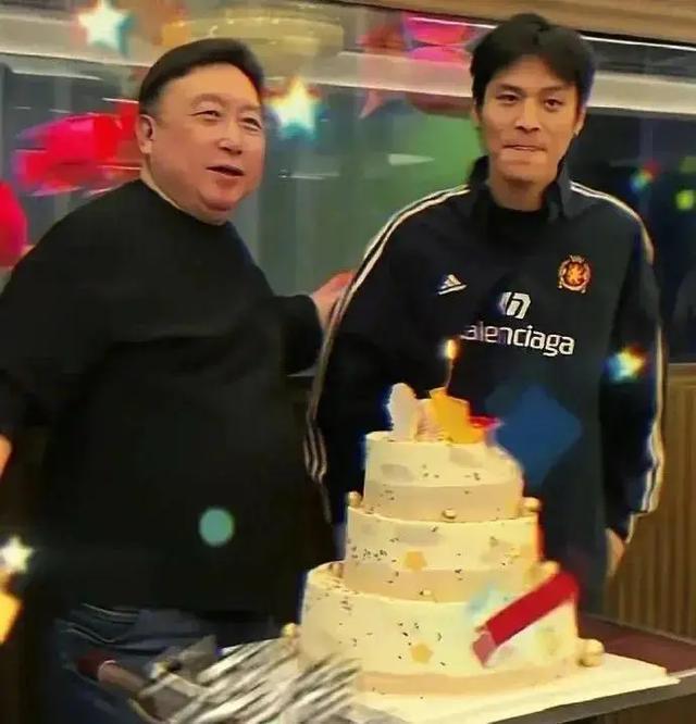 单场成交超1亿，“文化人”董宇辉也学会了“表演”(9)