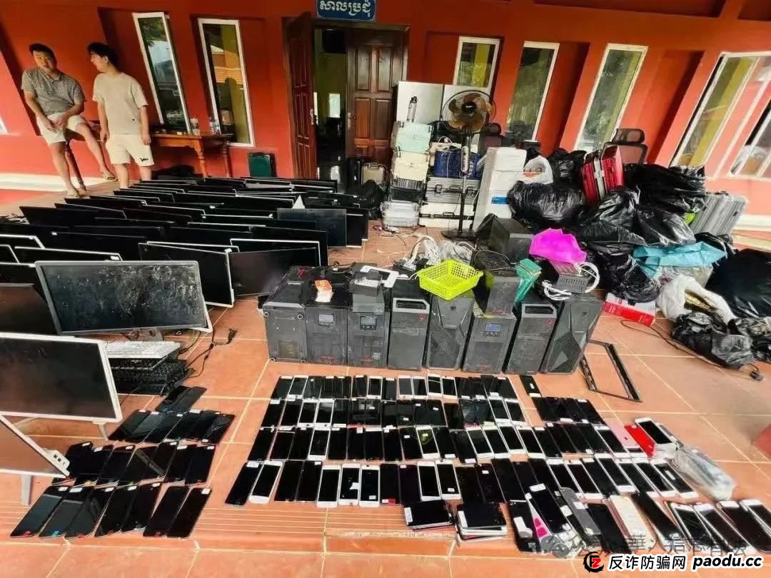 场面震撼！柬埔寨电诈园区上演集体大逃亡！(12)