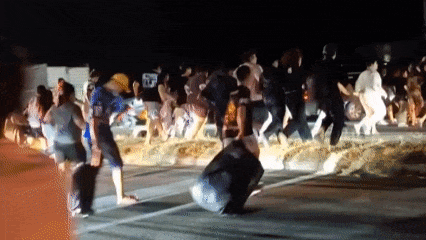 场面震撼！柬埔寨电诈园区上演集体大逃亡！(3)